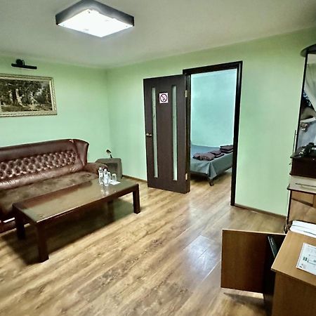 Petrovskyi Brovar Brovary Exterior foto