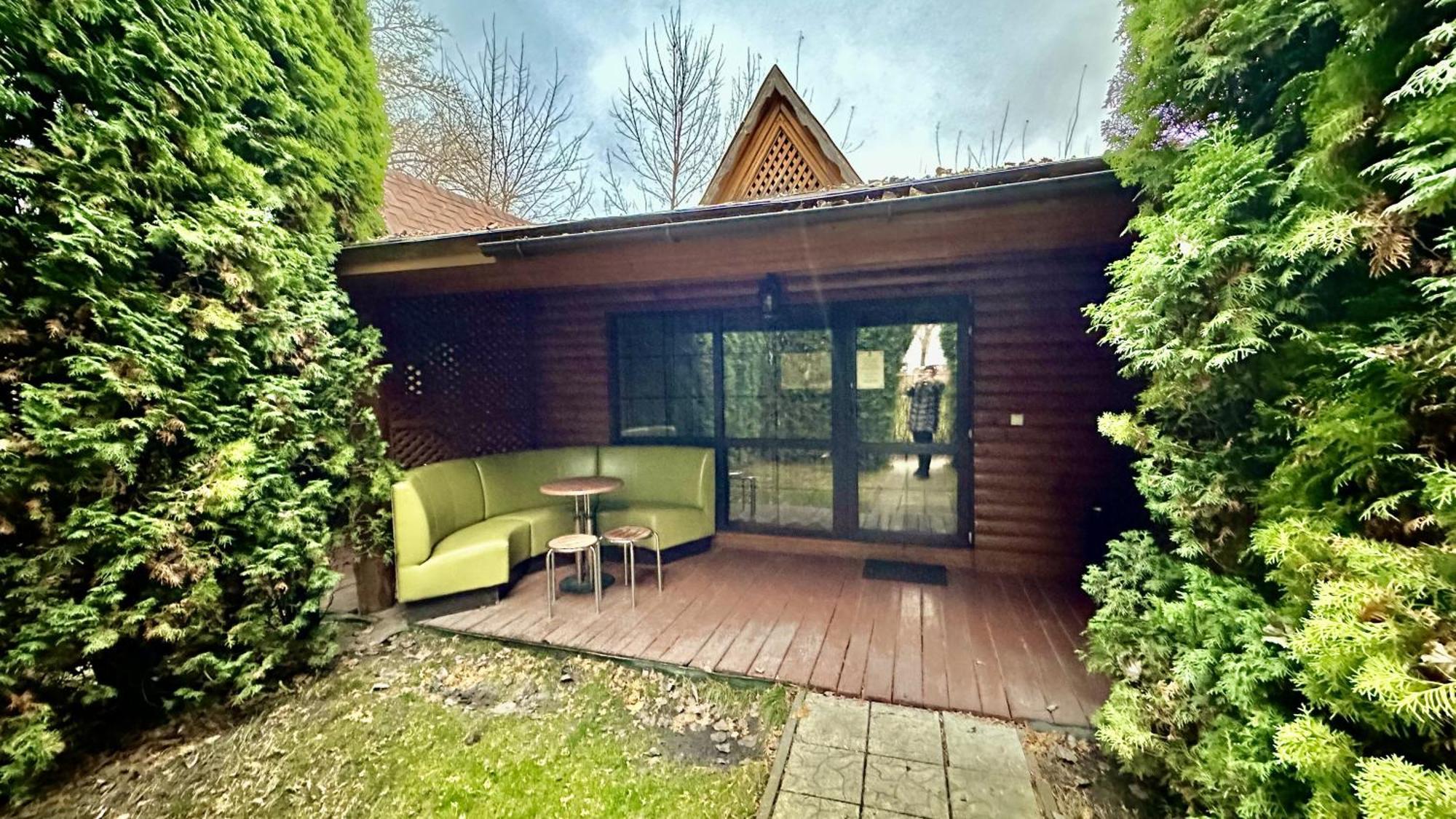 Petrovskyi Brovar Brovary Exterior foto