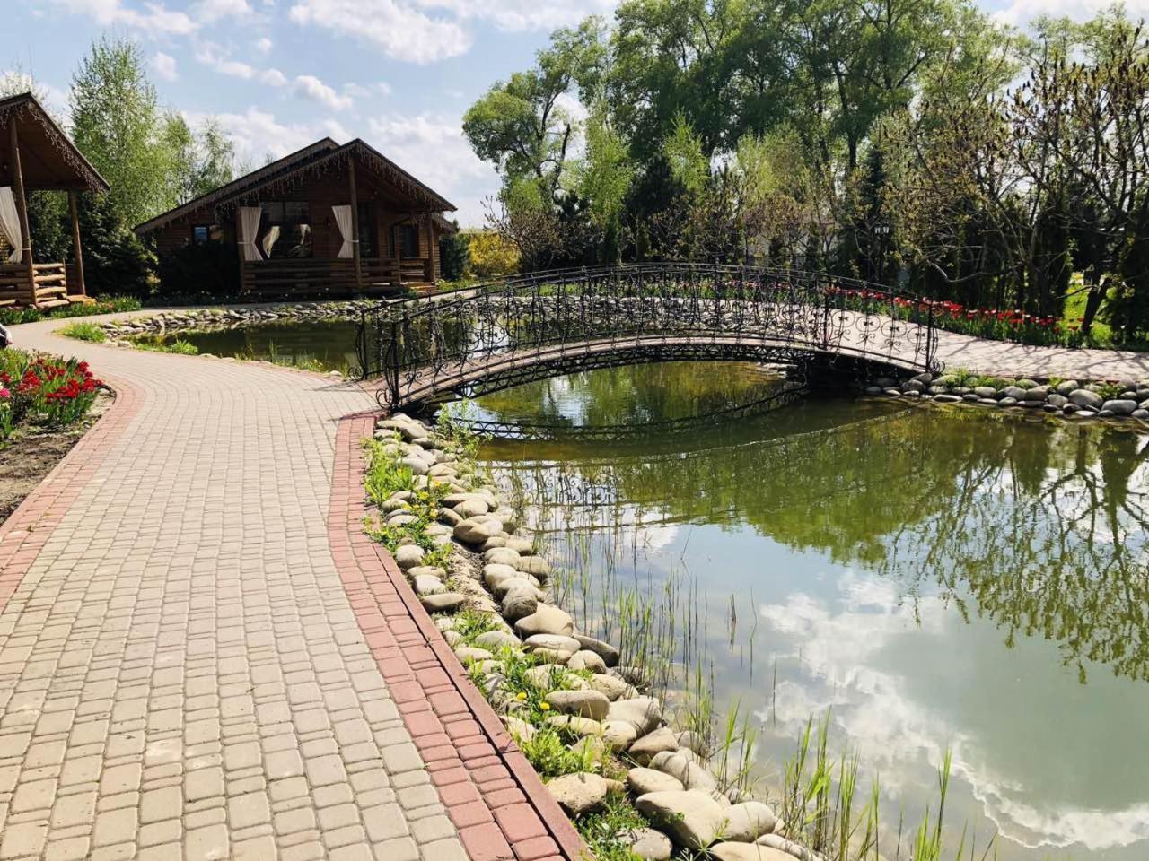 Petrovskyi Brovar Brovary Exterior foto