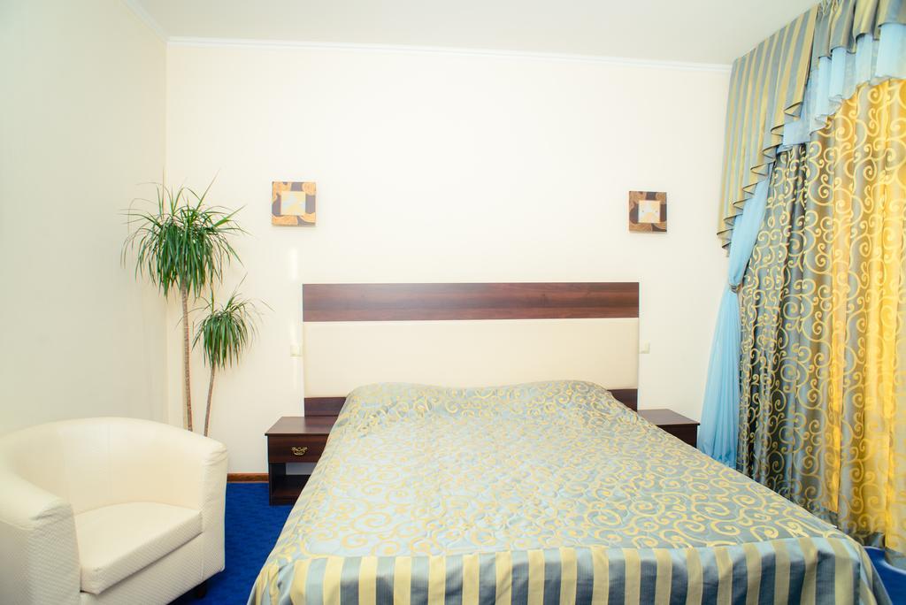 Petrovskyi Brovar Brovary Habitación foto