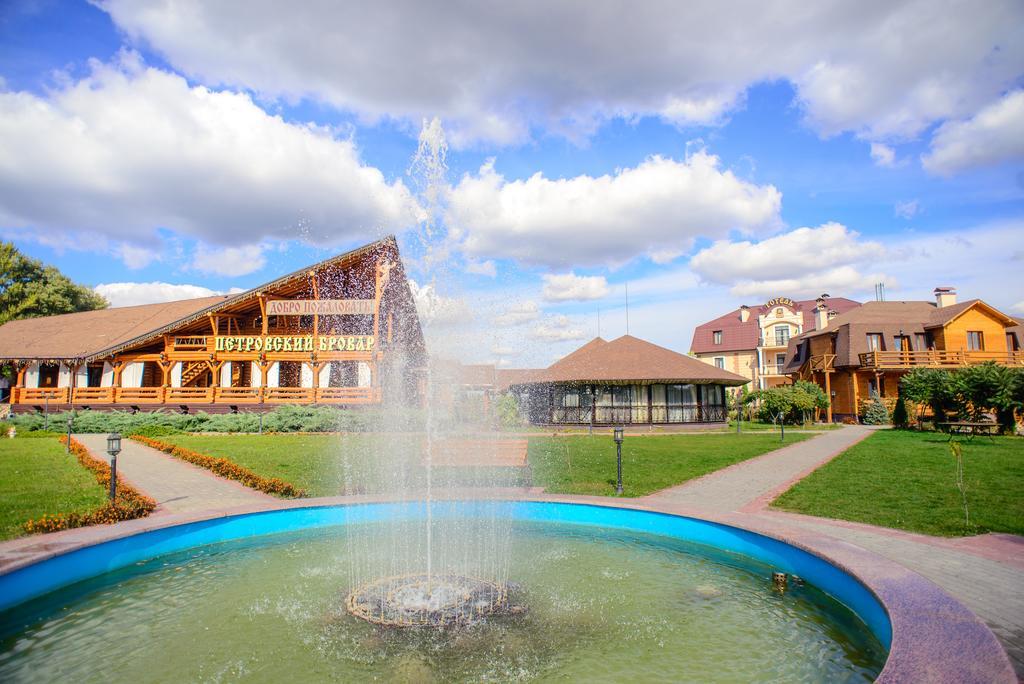Petrovskyi Brovar Brovary Exterior foto